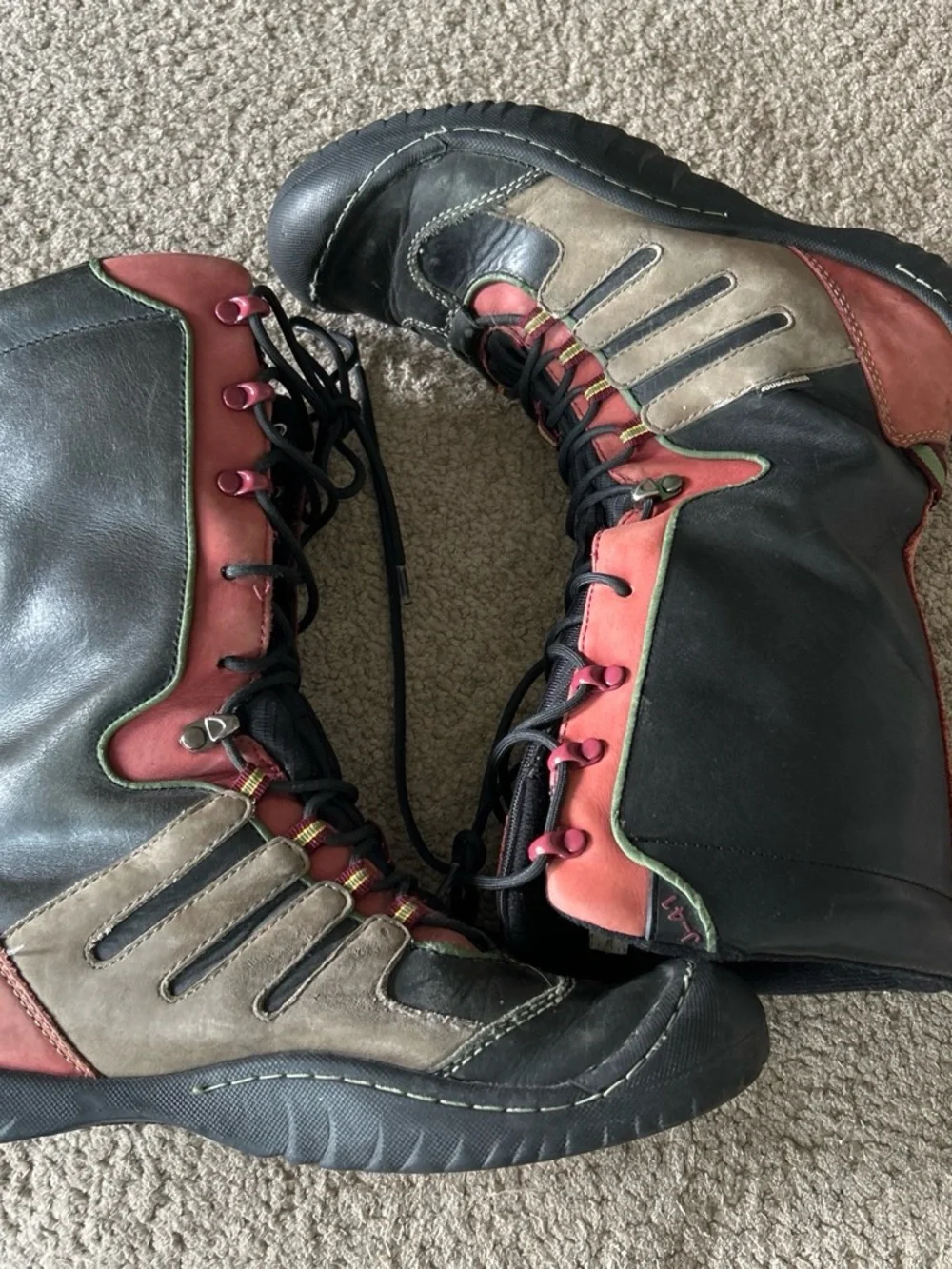 J-41 Red and Brown Women's Lace-Up Winter Boots